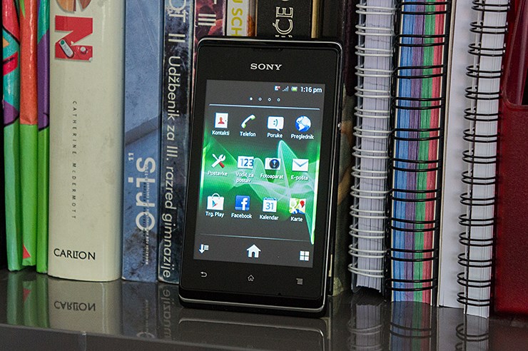 Xperia E (3).jpg